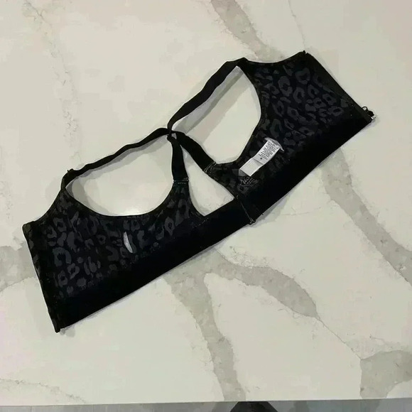 LuLaRoe Consistent Sports Bra Gray Leopard & Black Rise Workout Women’s Small - Picture 4 of 6
